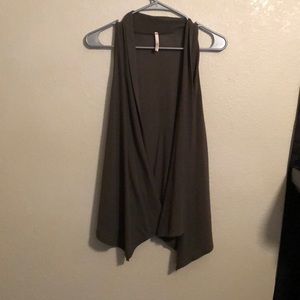 Sleeveless cardigan